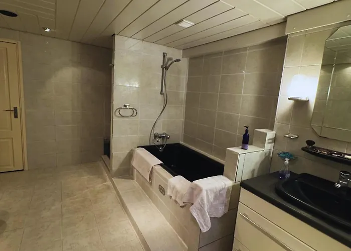 Attractive With Total Comfort - Ground Floor Apartment